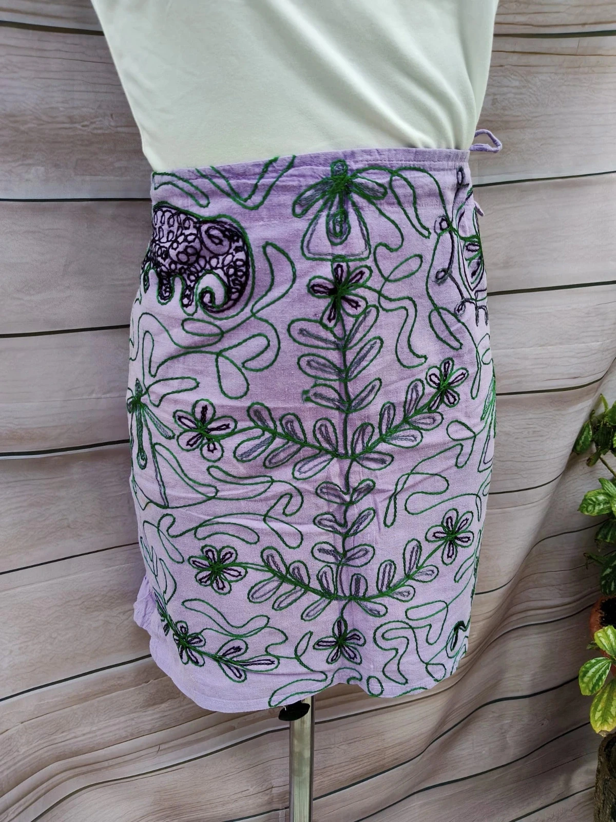 Lila geborduurde pareo rok – Maat M – 100% katoen – Gemaakt in Nepal 💜 – photo 2